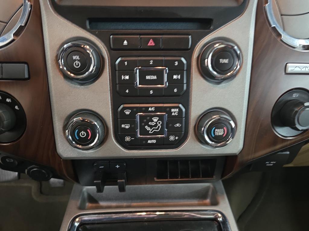 Used 2016 Ford F350 Lariat w/ Lariat Interior Package AWD/4WD image 39