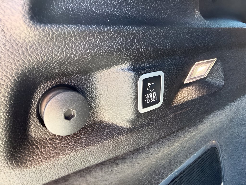 Used 2024 Jeep Grand Cherokee L Summit AWD/4WD image 27