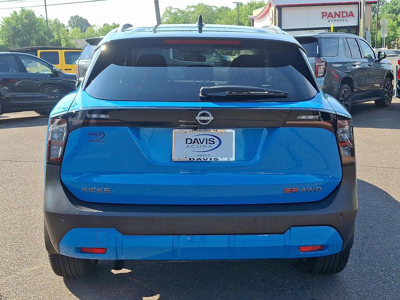 Used 2025 Nissan Kicks SR AWD/4WD image 5