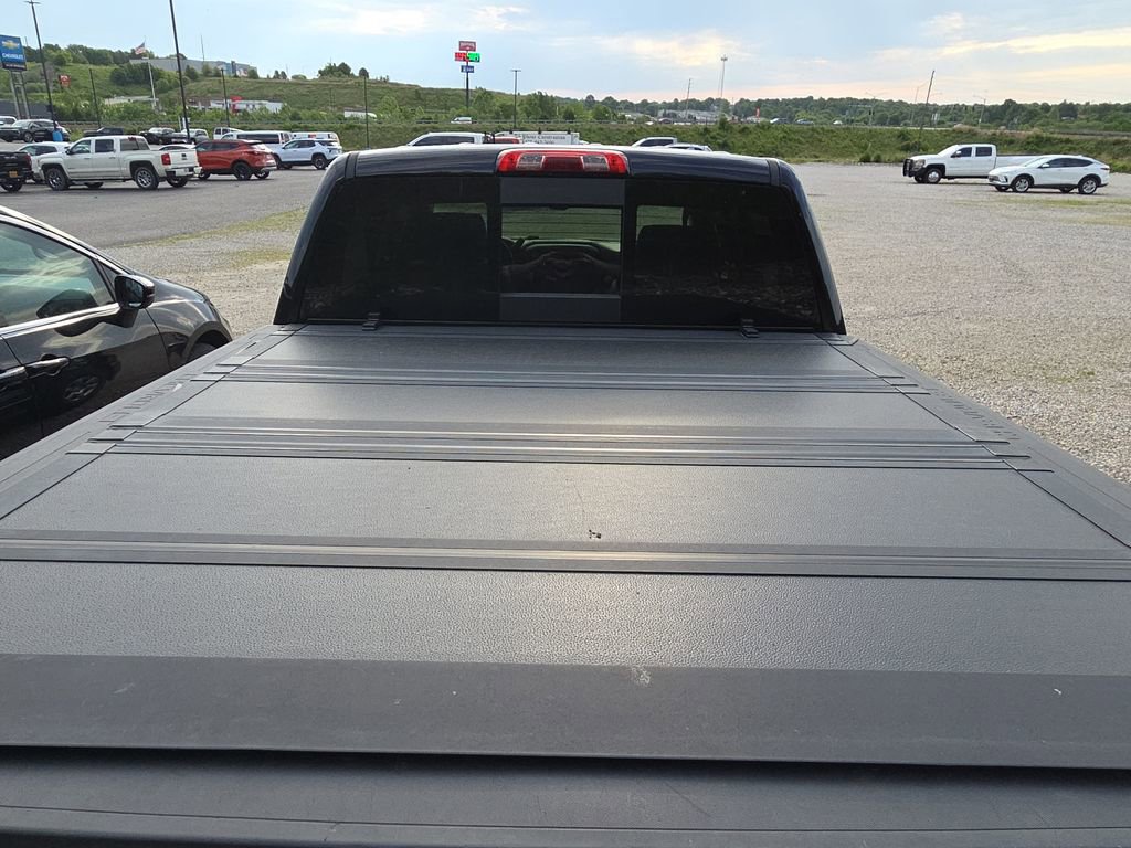 Used 2015 Chevrolet Silverado 1500 High Country w/ High Country Premium Package AWD/4WD image 6