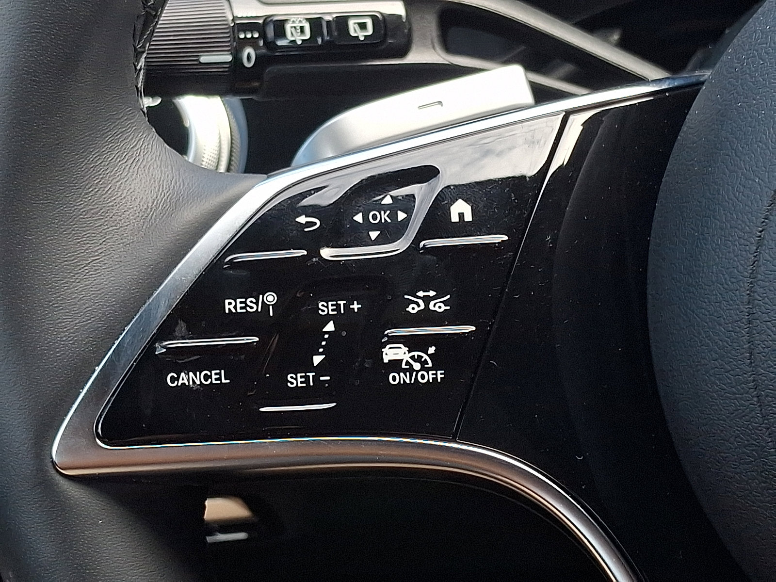 Certified 2025 Mercedes-Benz E 450 4MATIC All-Terrain Wagon image 23