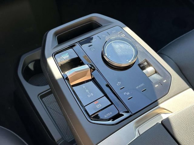 New 2026 BMW iX xDrive60 image 17