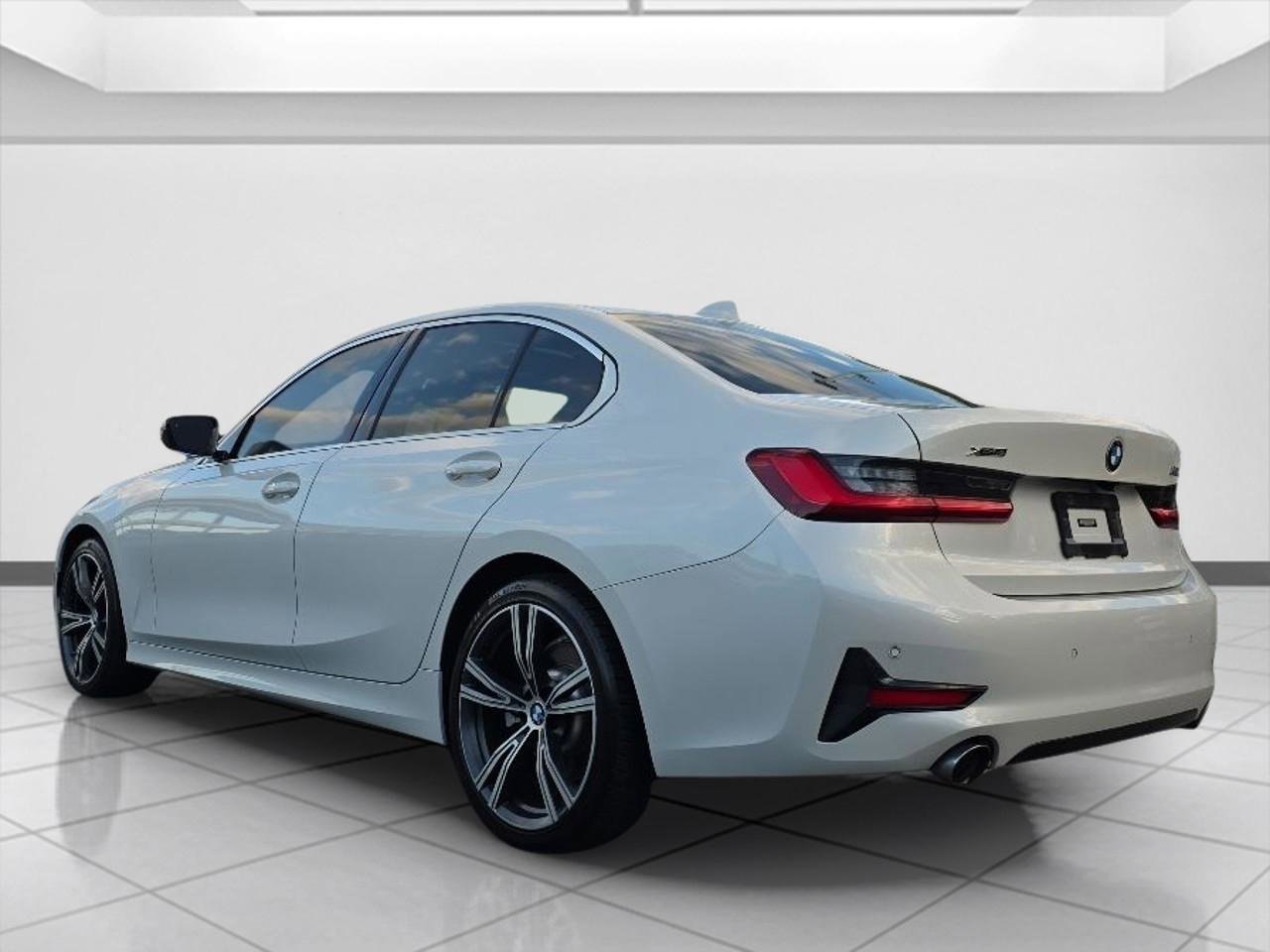 Used 2019 BMW 330i xDrive Sedan w/ Driving Assistance Package image 6