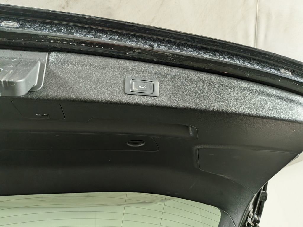 Used 2025 Audi Q3 2.0T Premium image 11