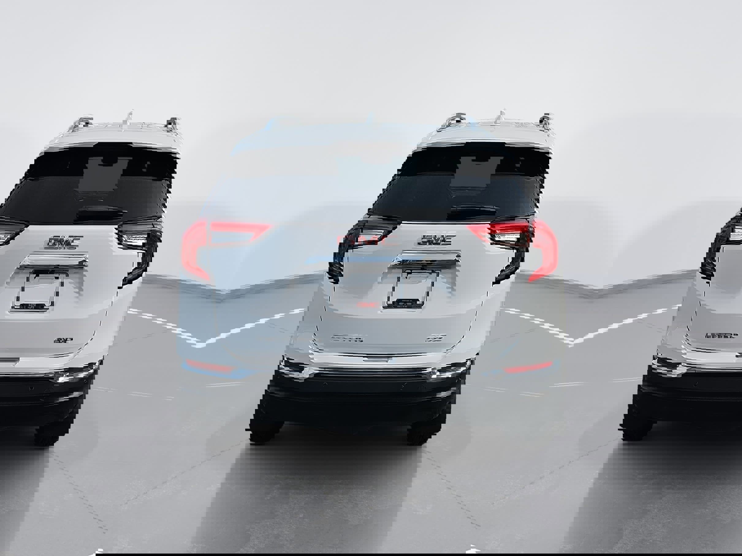 Used 2024 GMC Terrain SLT w/ Infotainment Package II image 4