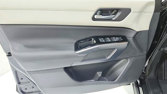 New 2026 Nissan Pathfinder SL FWD image 19