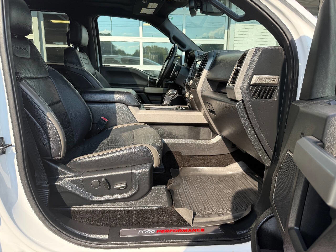 Used 2018 Ford F150 Raptor w/ Equipment Group 802A Luxury image 41