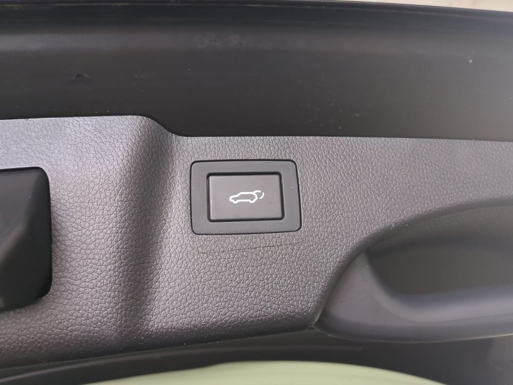 Used 2018 Hyundai Santa Fe Sport FWD image 15