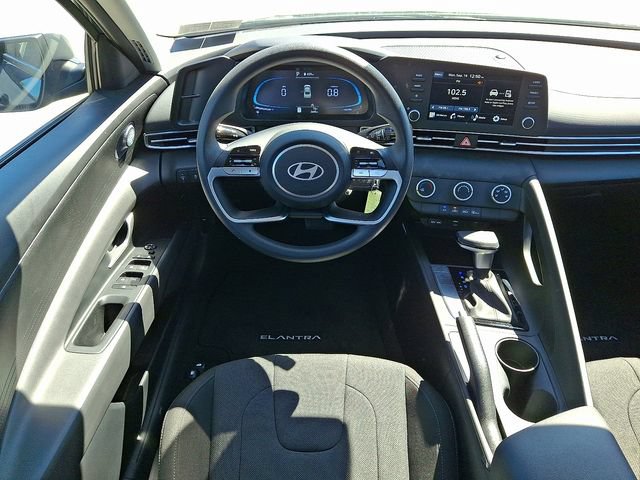Certified 2026 Hyundai Elantra SE FWD image 11