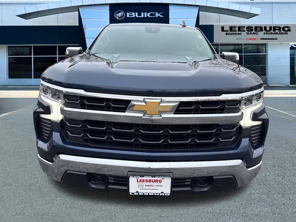 Used 2022 Chevrolet Silverado 1500 LT AWD/4WD image 2