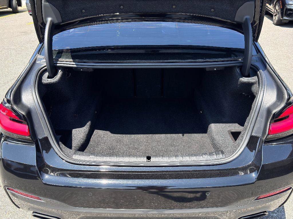 Used 2022 BMW 530i 530i w/ Executive Package image 8