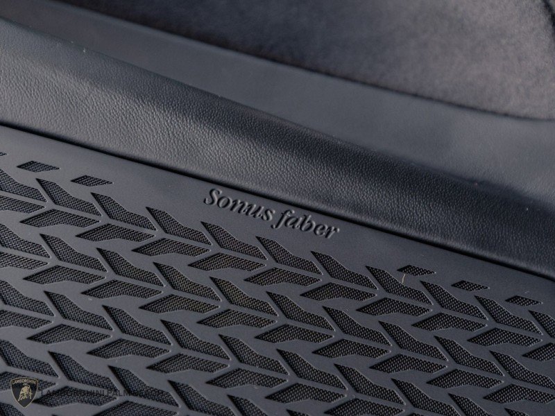 Used 2025 Lamborghini Revuelto image 27