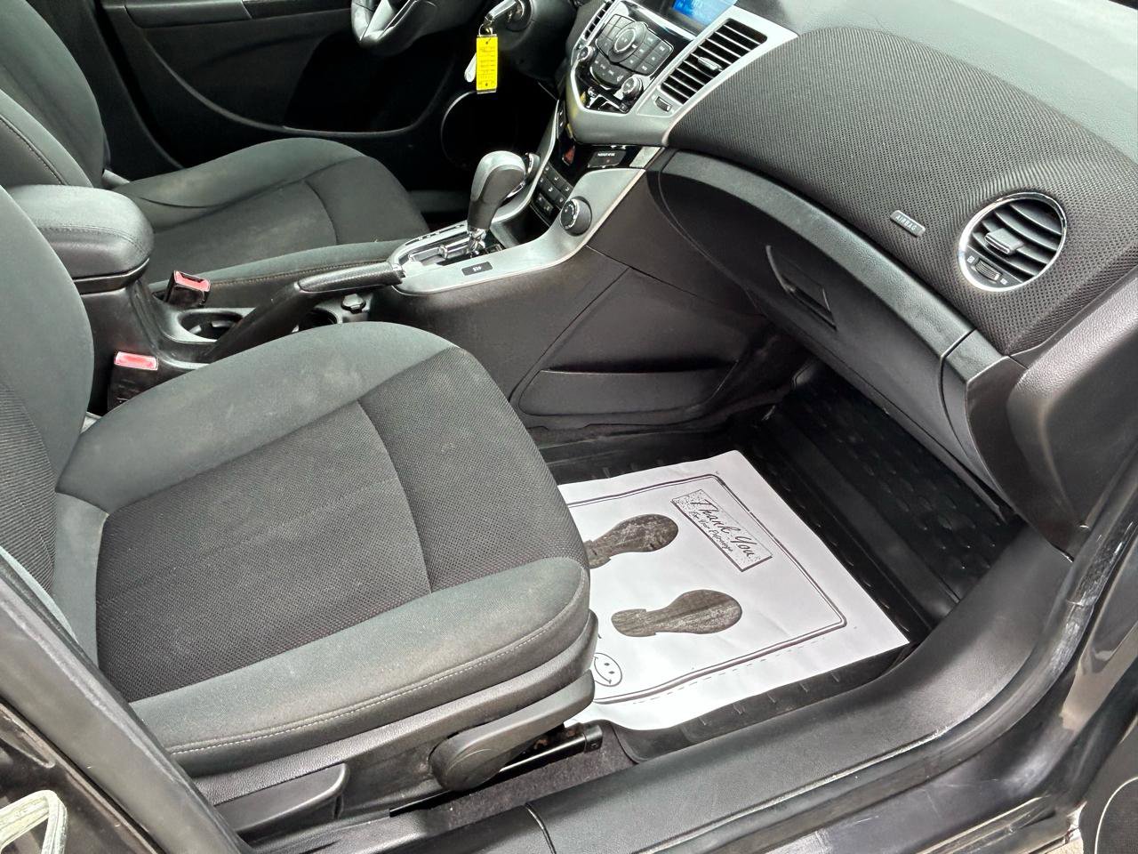 Used 2011 Chevrolet Cruze LT FWD image 12