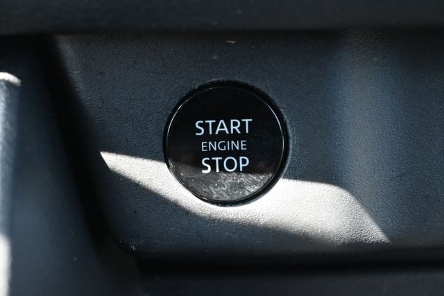 Used 2024 Nissan Rogue S AWD/4WD image 31