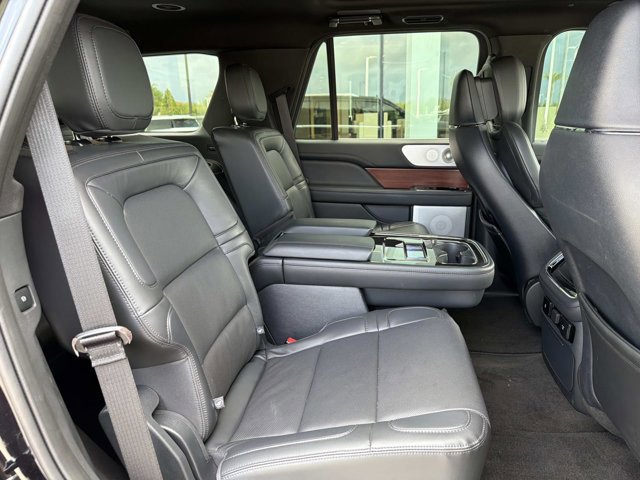 Certified 2023 Lincoln Navigator Reserve AWD/4WD image 23