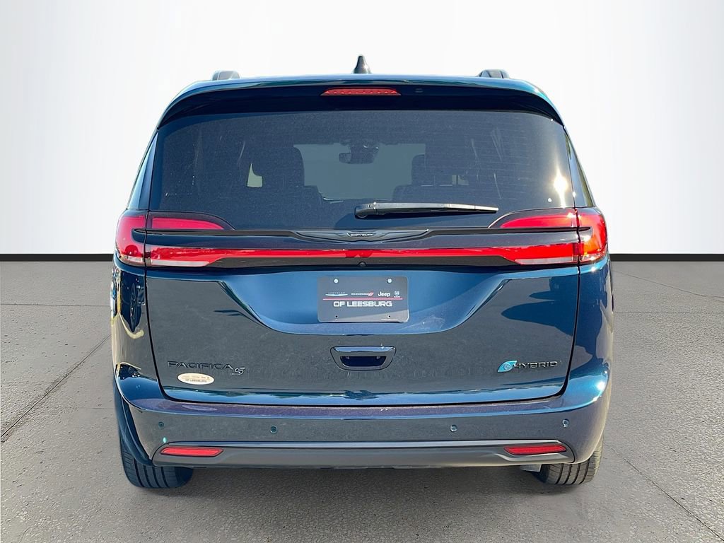 Certified 2024 Chrysler Pacifica Premium image 6