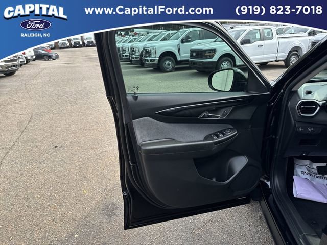 Used 2024 Chevrolet TrailBlazer LT w/ LT Cold Weather Package image 19