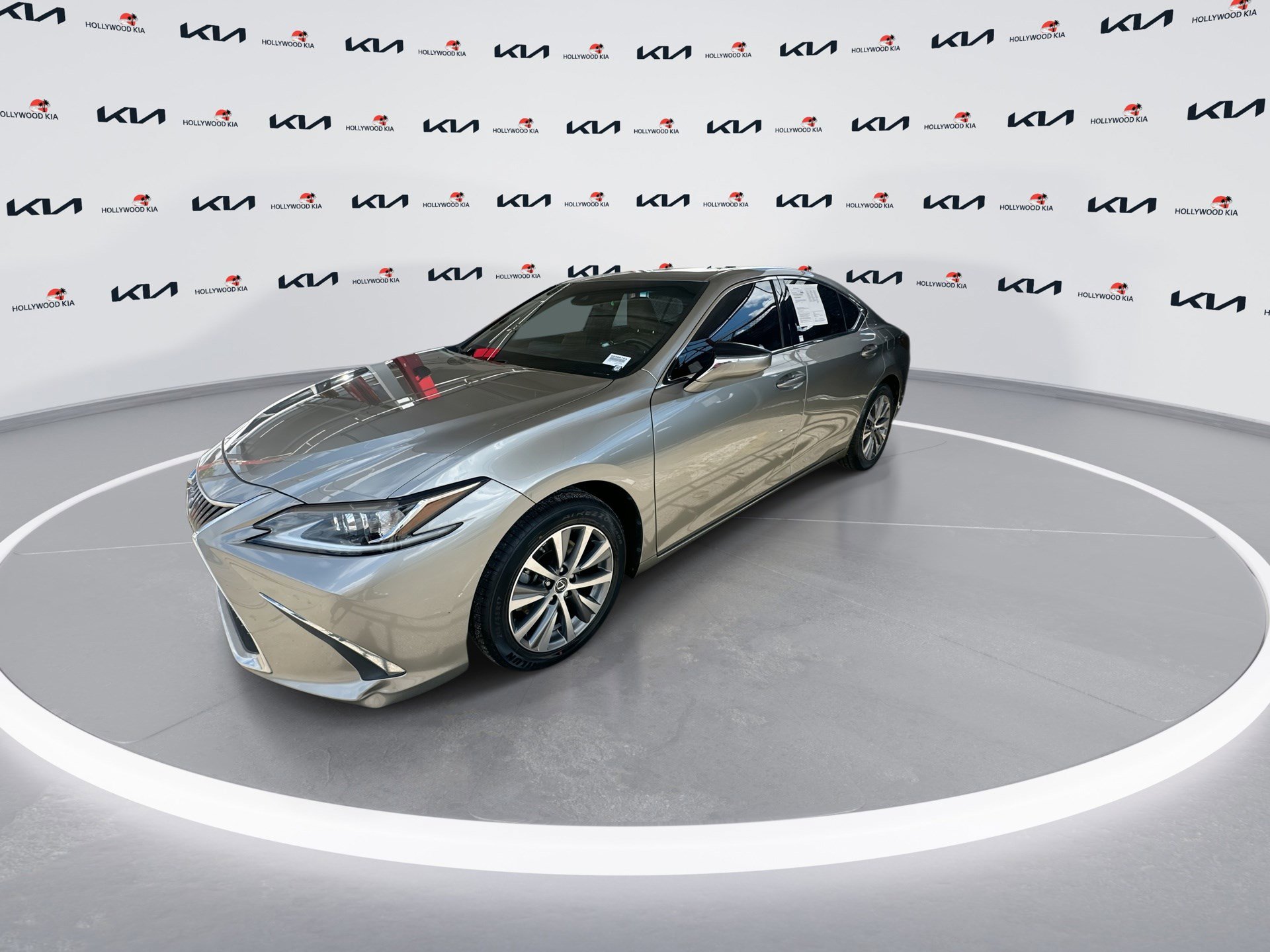 Used 2021 Lexus ES 350 image 4
