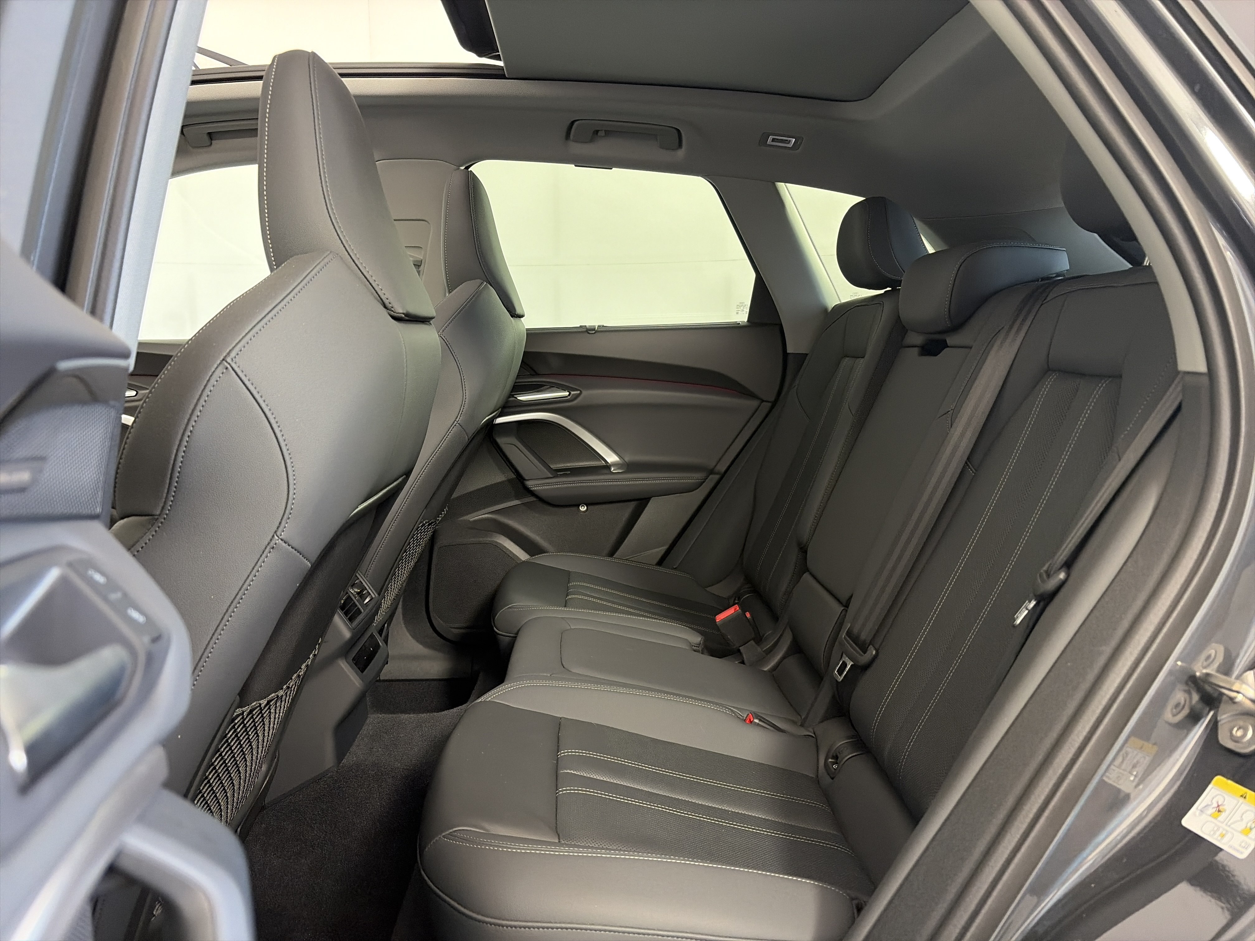 Used 2025 Audi Q5 Premium Plus w/ Premium Plus AWD/4WD image 7