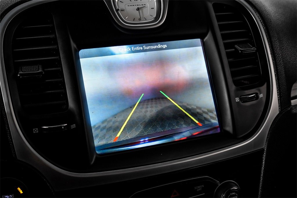 Used 2018 Chrysler 300 Touring L image 18