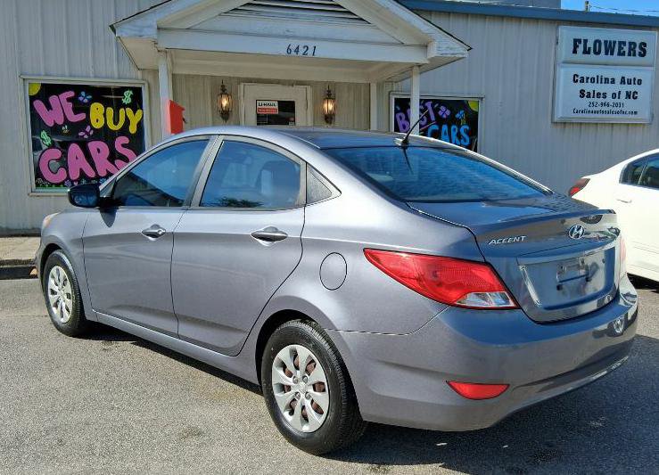 Used 2016 Hyundai Accent SE FWD image 2