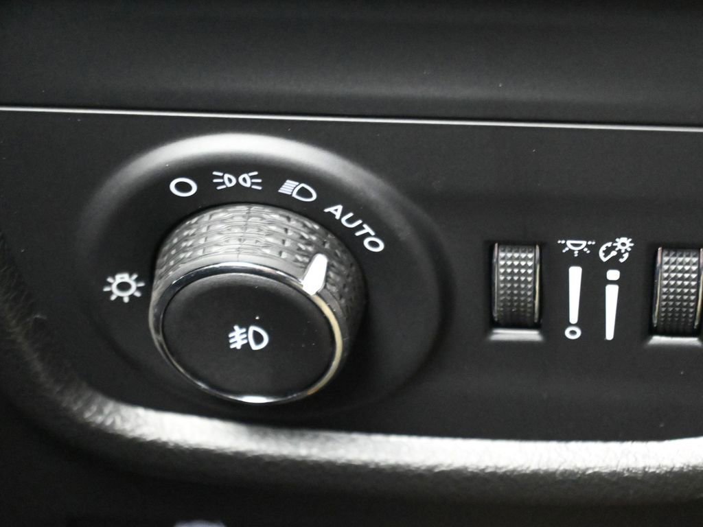 New 2025 Jeep Grand Cherokee Limited w/ Black Appearance Package image 23