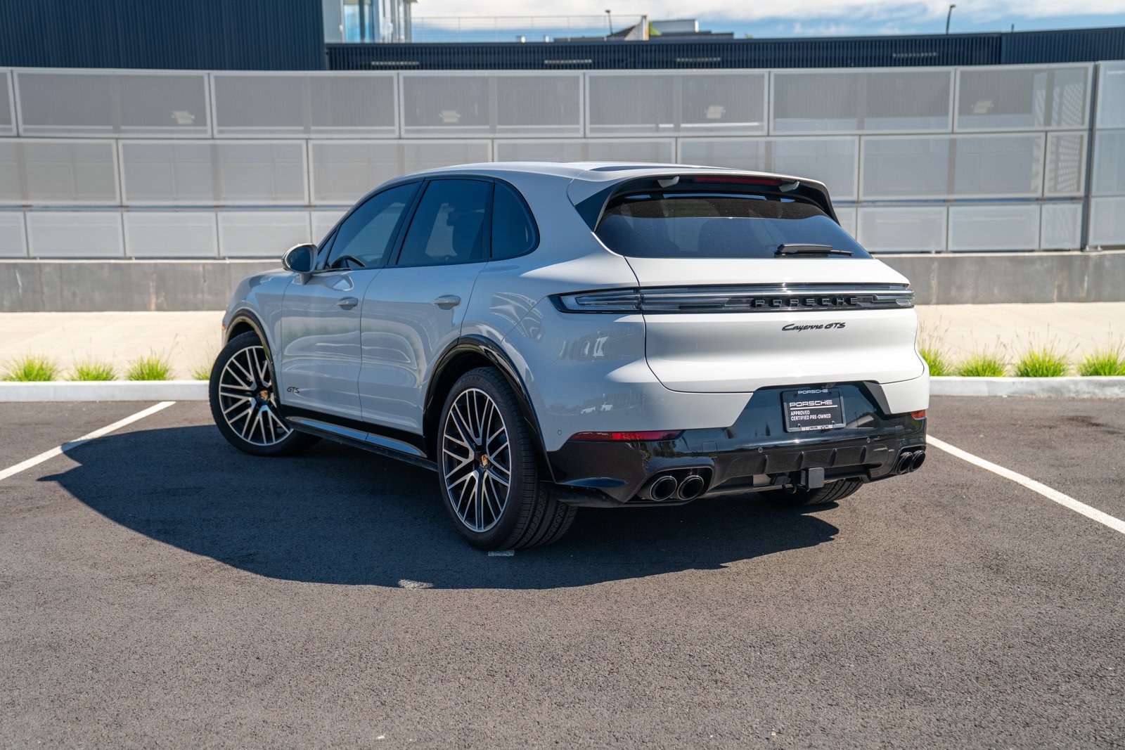 Certified 2025 Porsche Cayenne GTS AWD/4WD image 3