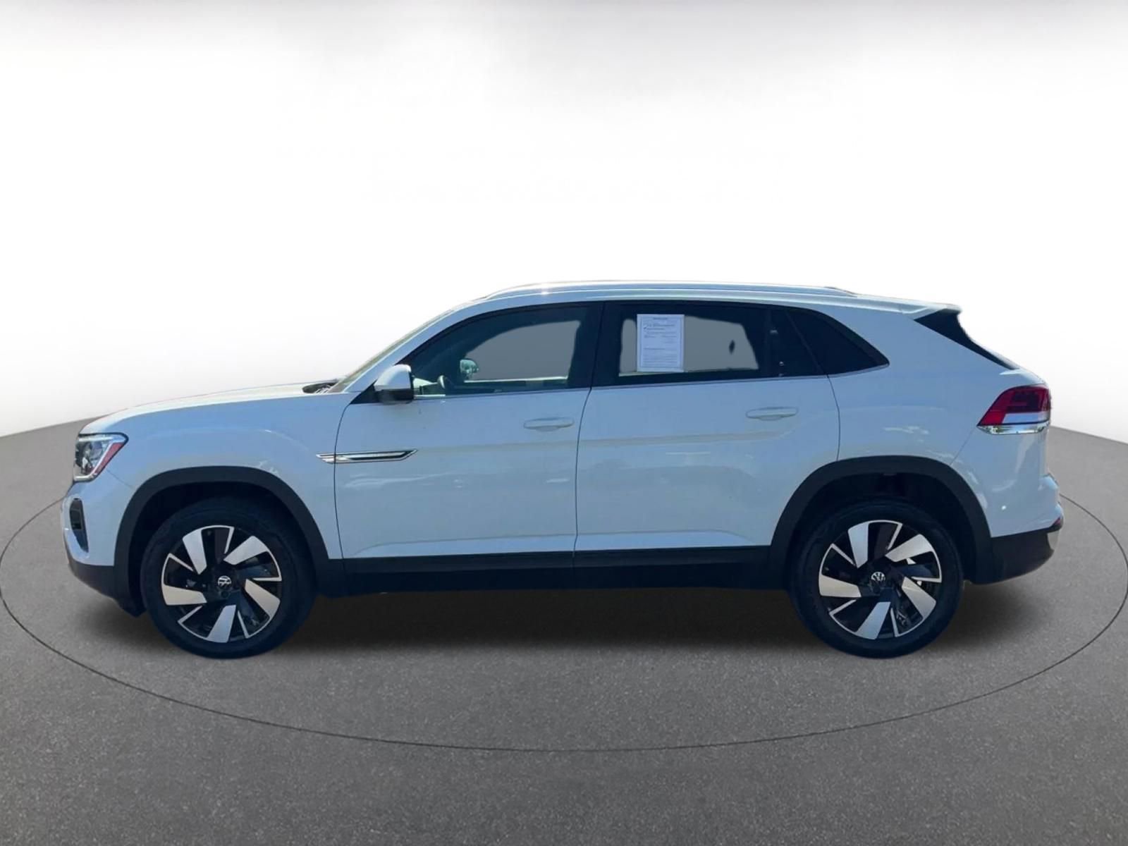 Used 2025 Volkswagen Atlas Cross Sport SE image 9