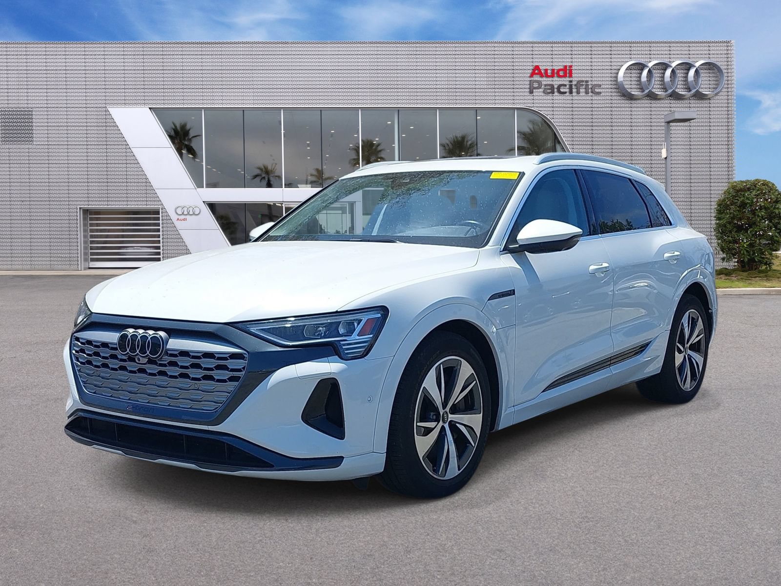 Used 2024 Audi Q8 e-tron Premium Plus w/ Premium Plus Package AWD/4WD image 1