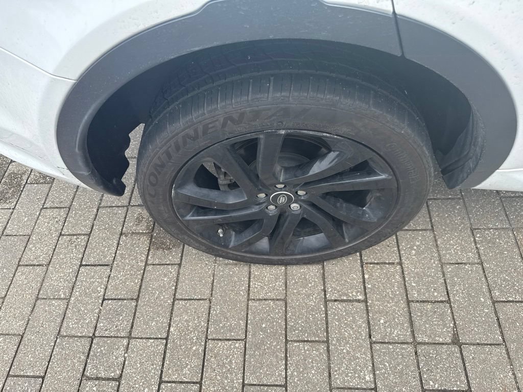 Used 2018 Land Rover Discovery Sport HSE AWD/4WD image 11