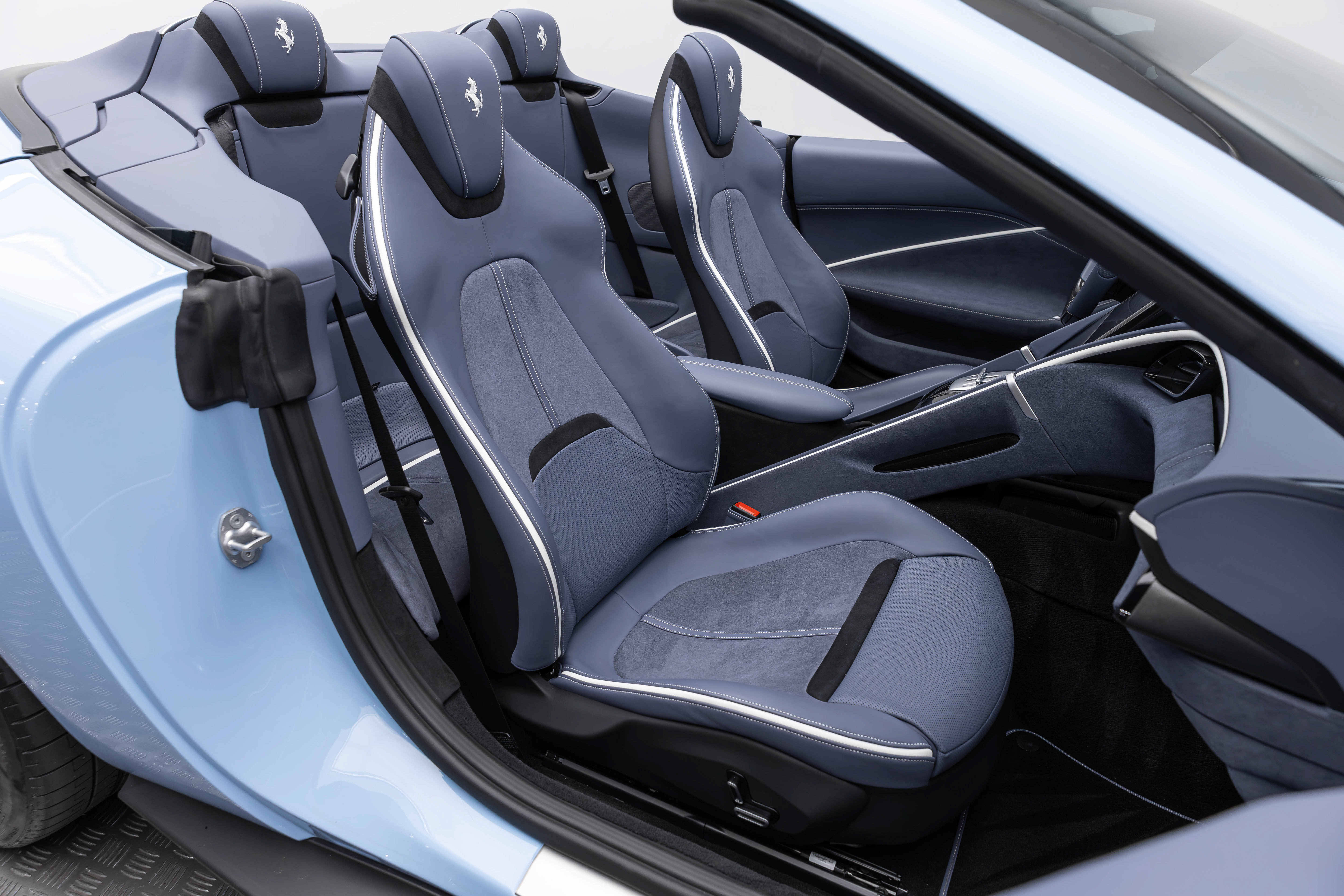 Certified 2025 Ferrari Roma Spider RWD image 45