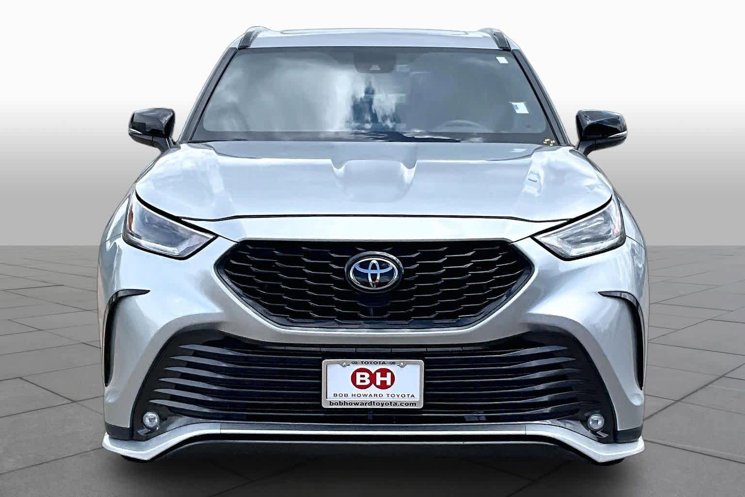 Used 2023 Toyota Highlander XSE FWD image 4
