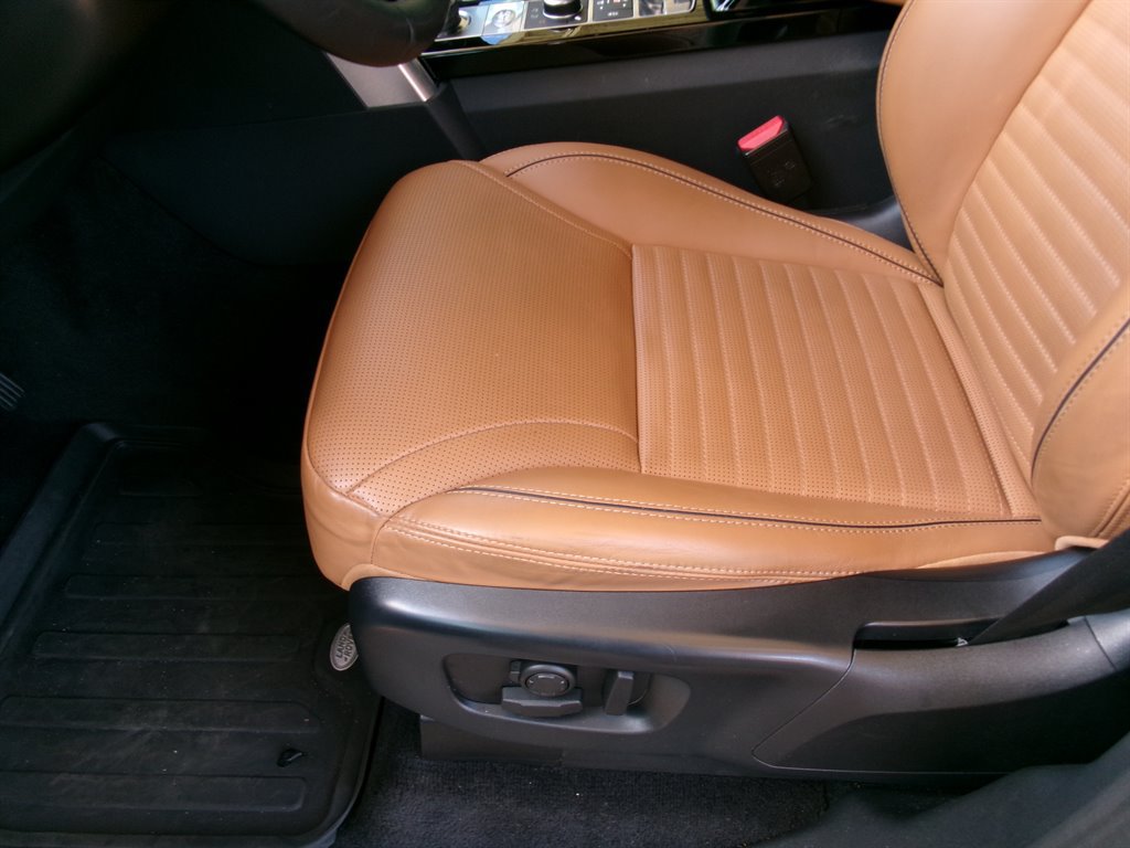 Used 2020 Land Rover Discovery HSE AWD/4WD image 12