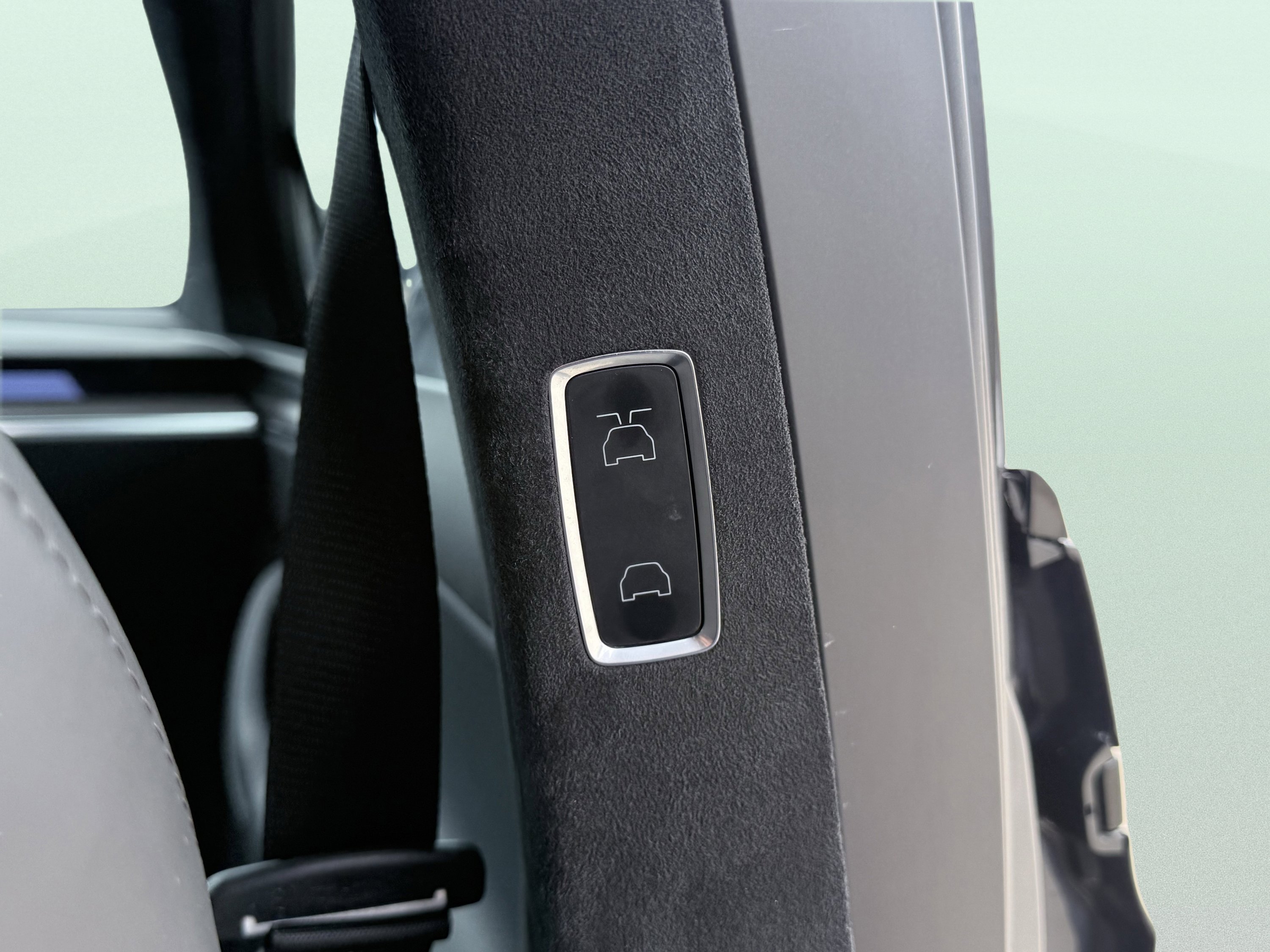 Used 2023 Tesla Model X image 47