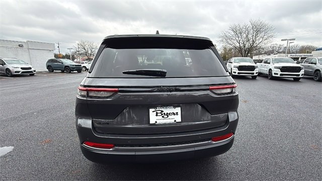 New 2026 Jeep Grand Cherokee Laredo image 32