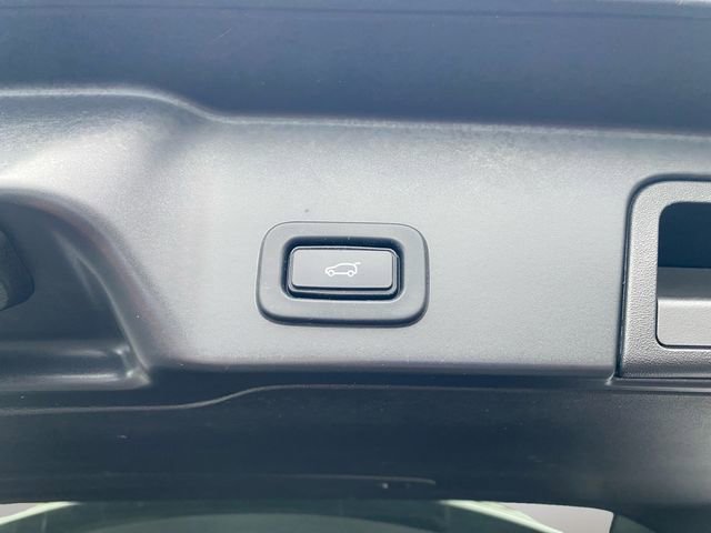 Used 2020 Land Rover Range Rover Evoque SE image 32