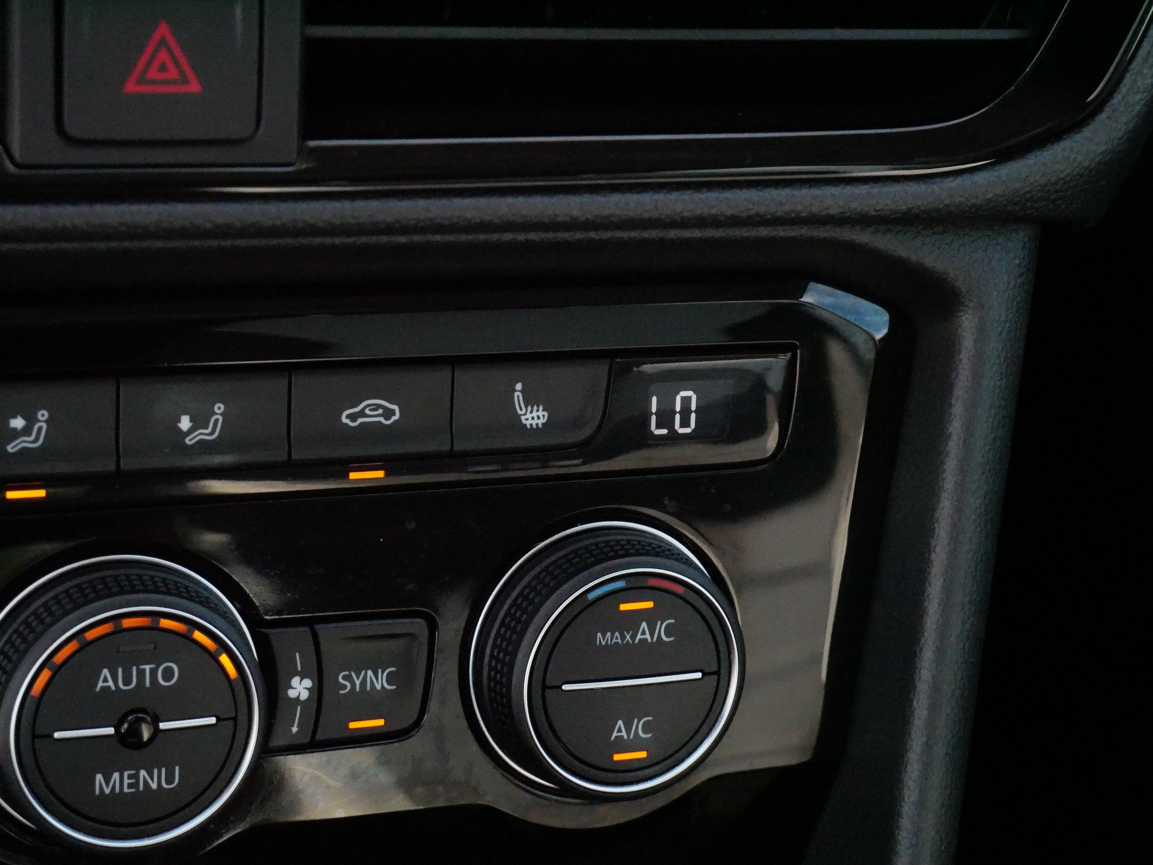 Certified 2023 Volkswagen Taos SEL AWD/4WD image 29