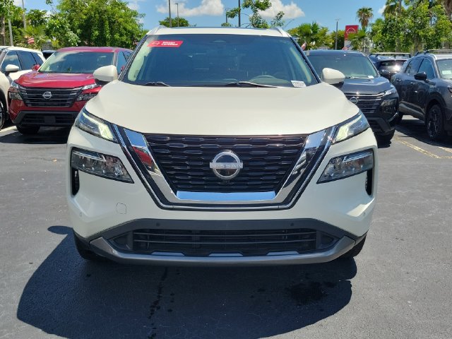 Used 2023 Nissan Rogue SL w/ SL Premium Package FWD image 2