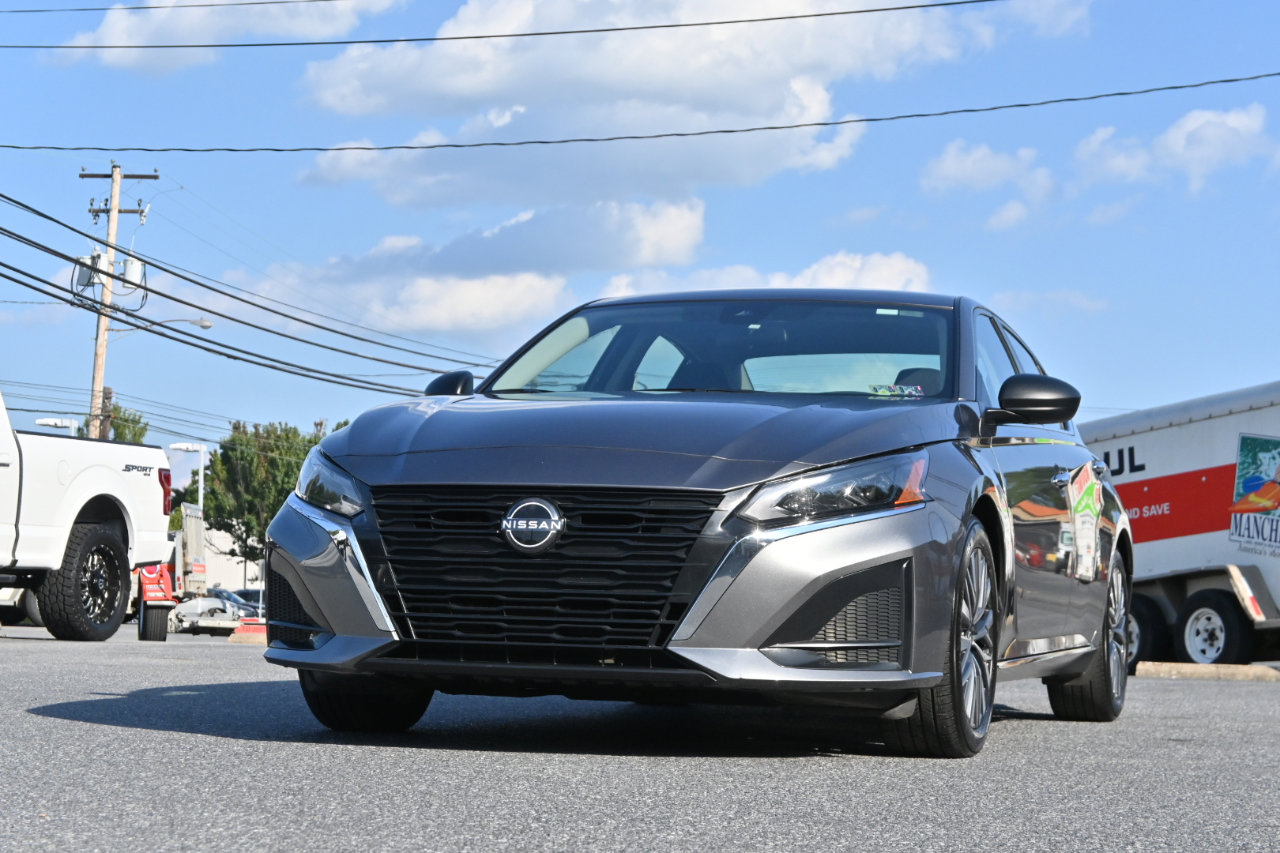 Used 2024 Nissan Altima 2.5 SV image 6