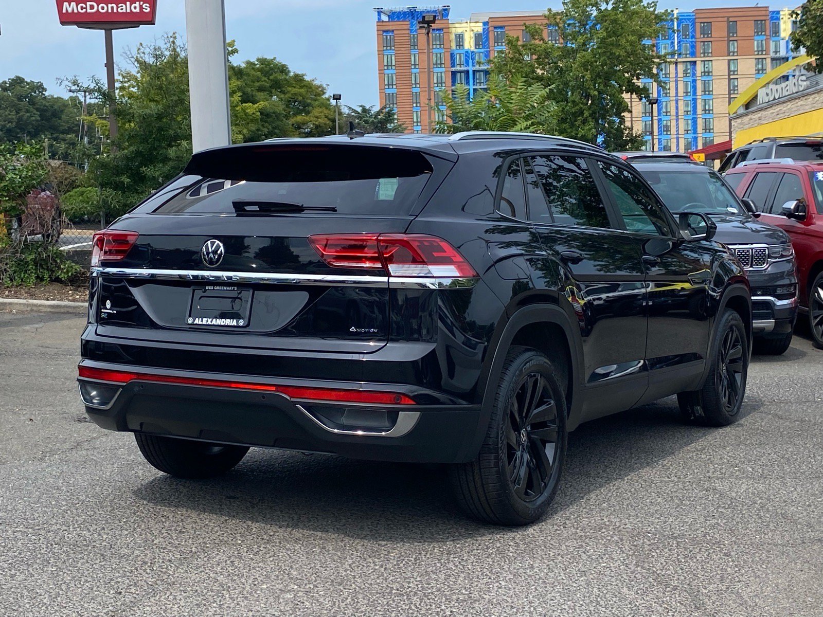 Certified 2023 Volkswagen Atlas Cross Sport SE w/ Black Wheel Package AWD/4WD image 3