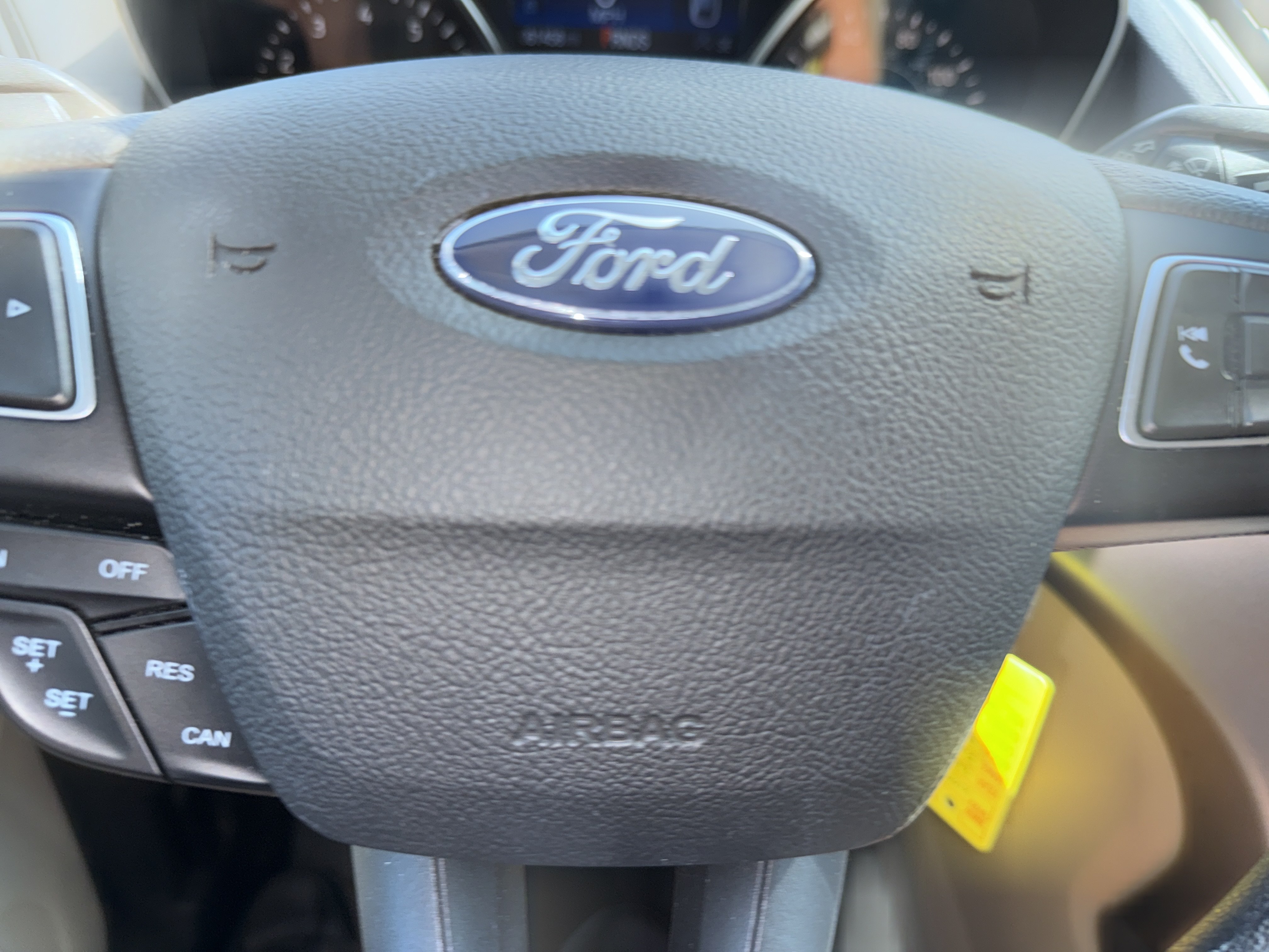 Used 2018 Ford Escape SE w/ SE Sync 3 Package AWD/4WD image 18