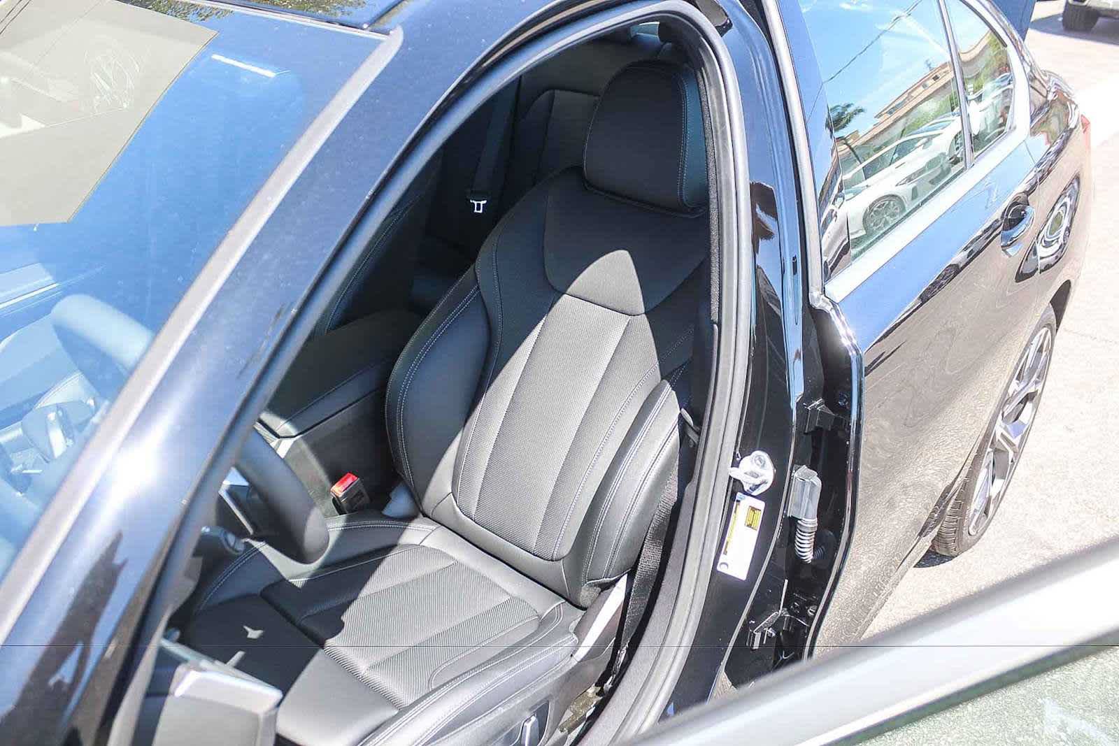 Used 2026 BMW 330i Sedan w/ Convenience Package RWD image 25