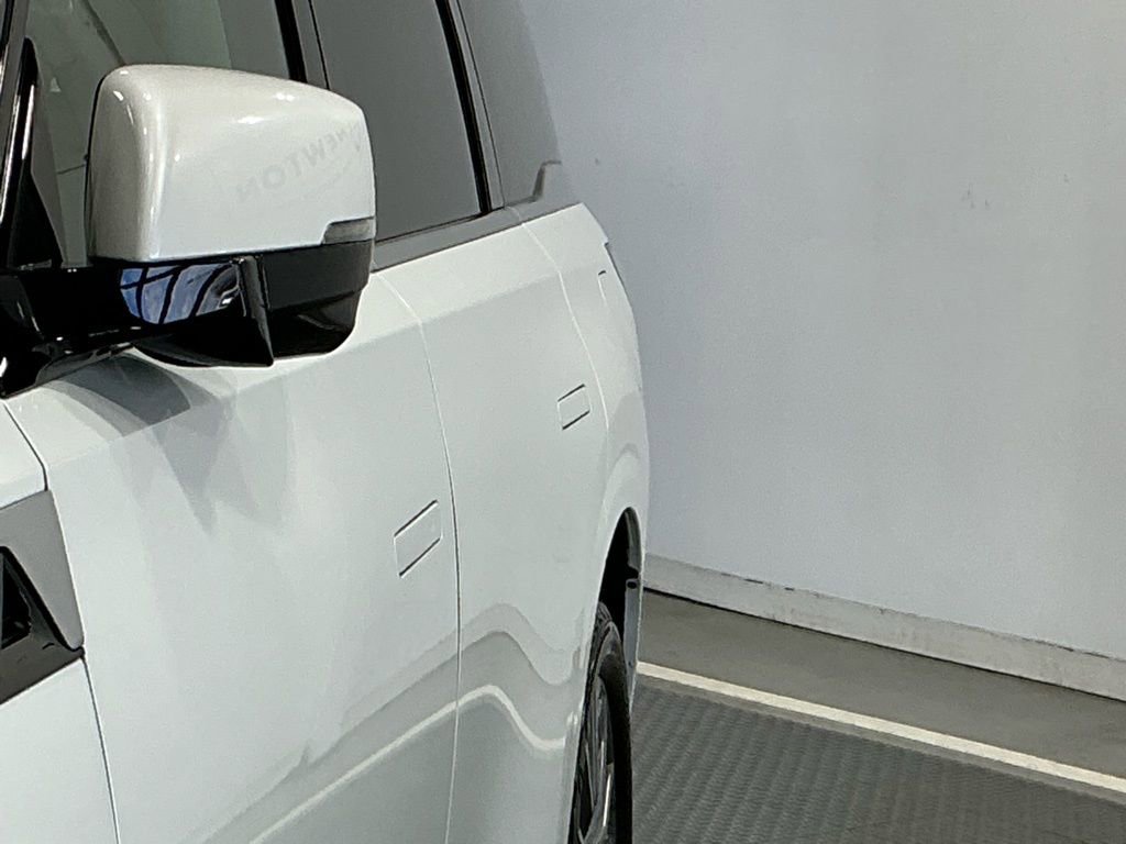 Used 2025 INFINITI QX80 Sensory image 5