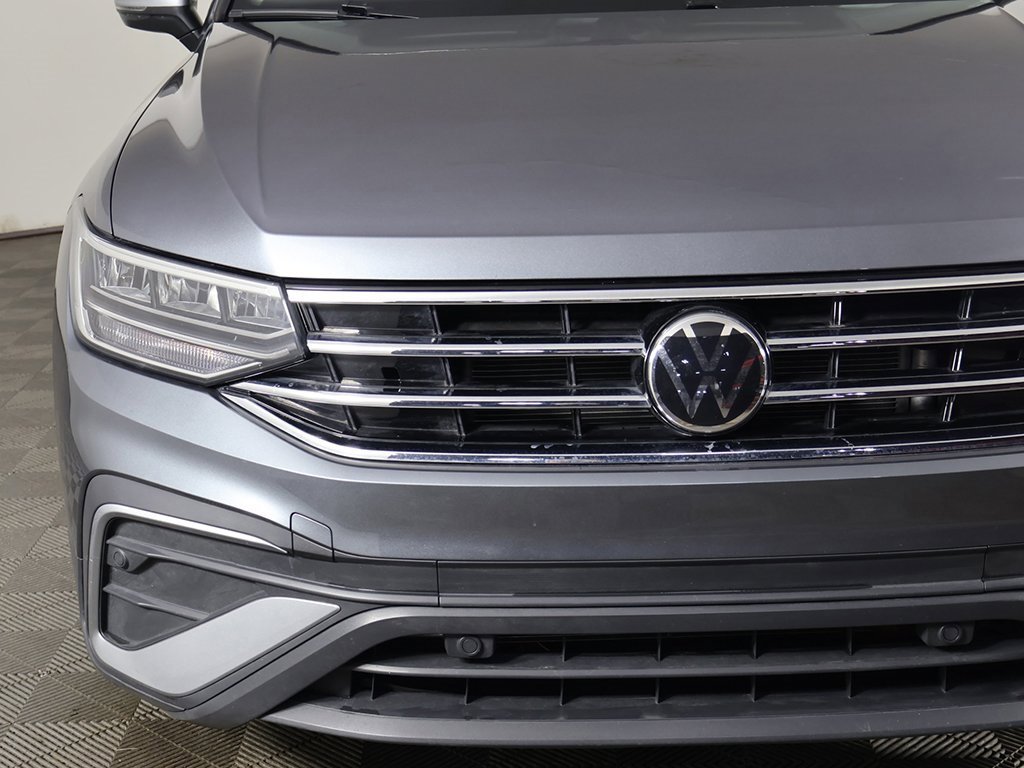 Used 2024 Volkswagen Tiguan SE image 12