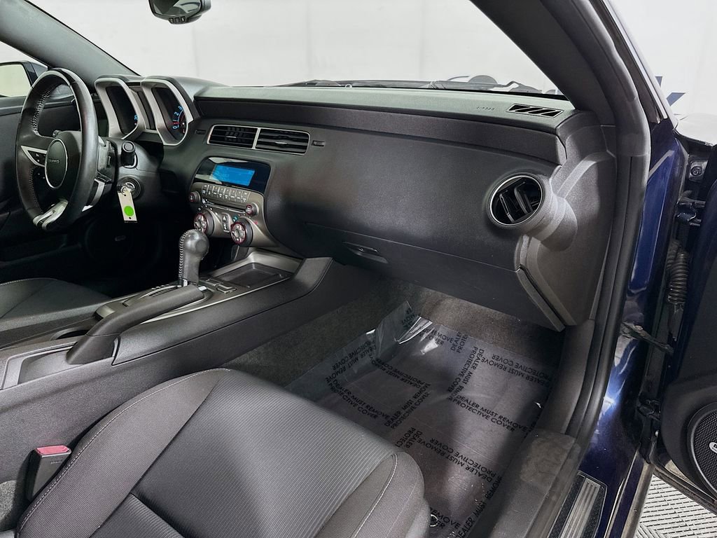 Used 2011 Chevrolet Camaro SS RWD image 30