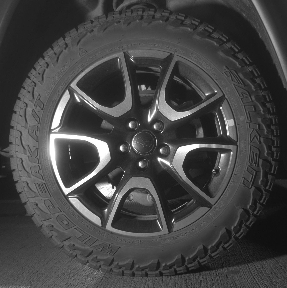 Used 2025 Jeep Compass Trailhawk image 15