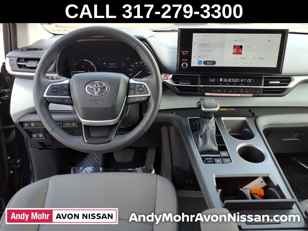 Used 2026 Toyota Sienna XLE FWD image 33