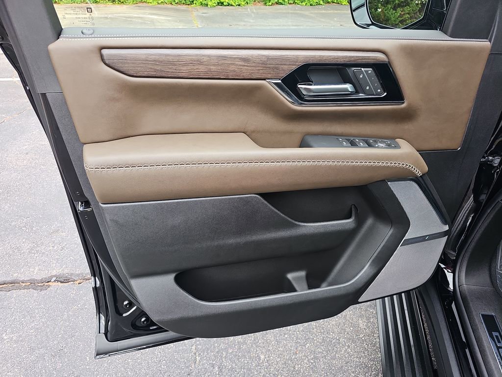 New 2026 GMC Yukon XL Denali Ultimate AWD/4WD image 10