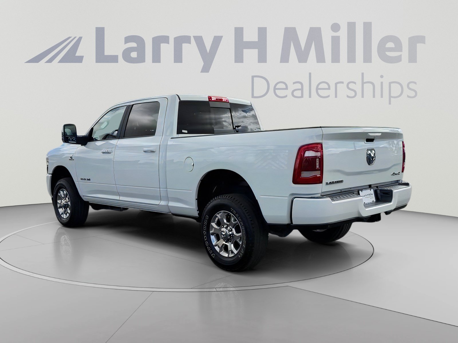 Used 2024 RAM 2500 Laramie AWD/4WD image 4