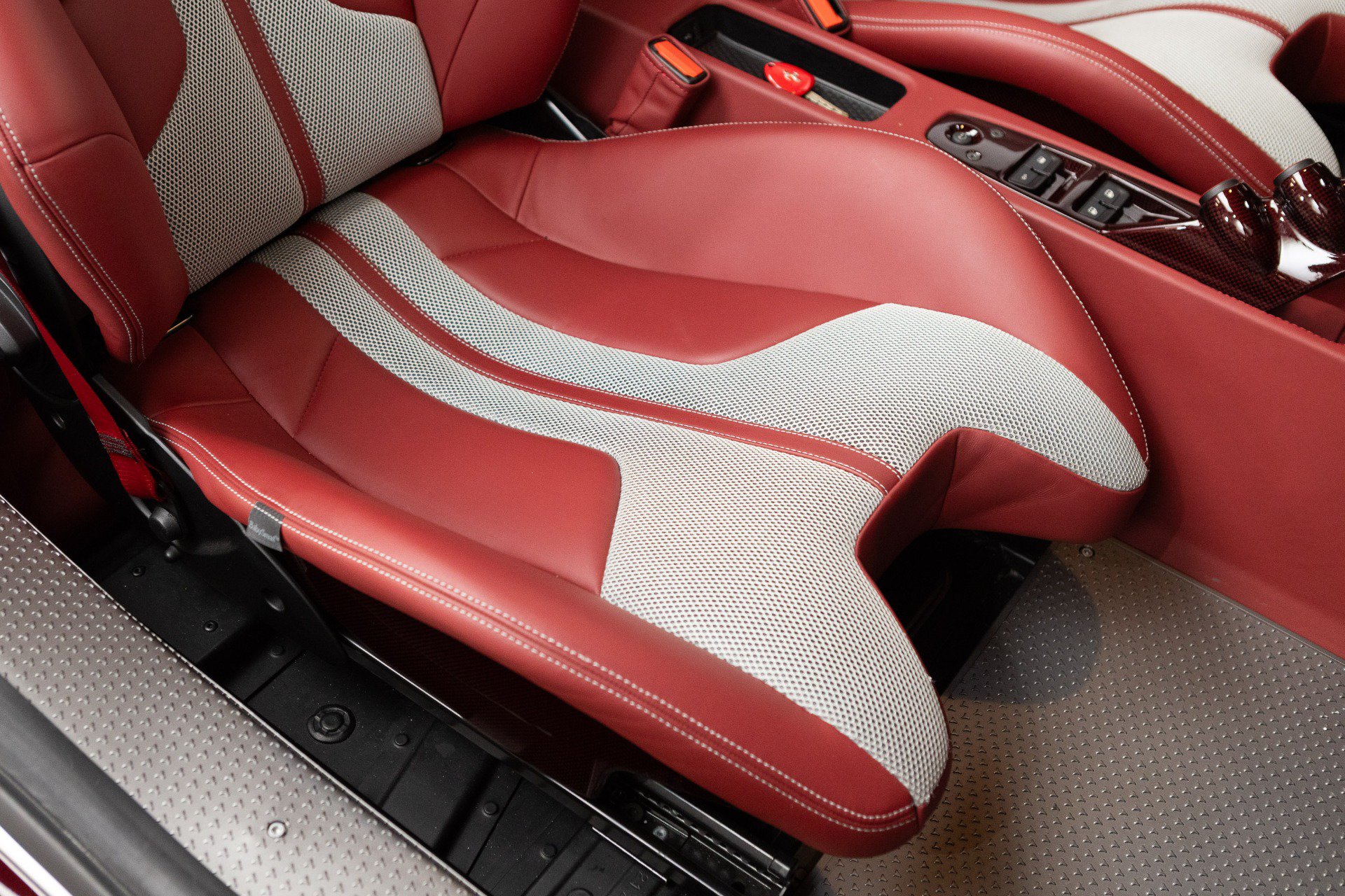 Certified 2015 Ferrari 458 Speciale A RWD image 81